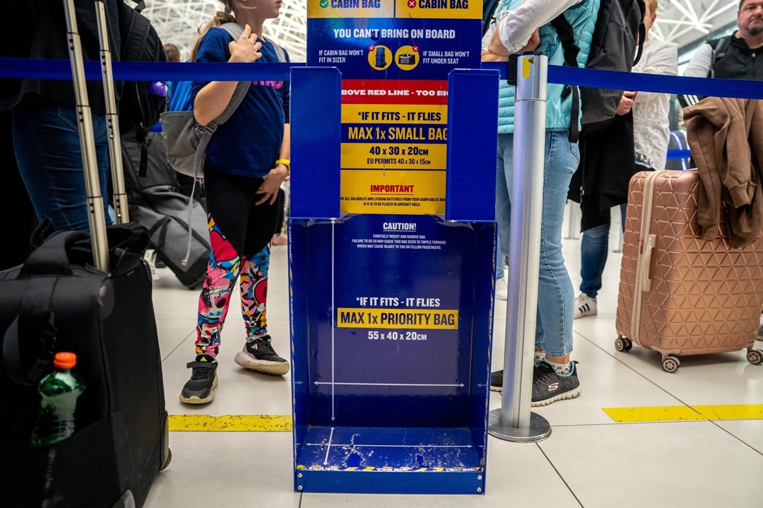 Dobili kaznu od 460 eura na letu Ryanaira jer torbe nisu bile odgovarajuće veličine