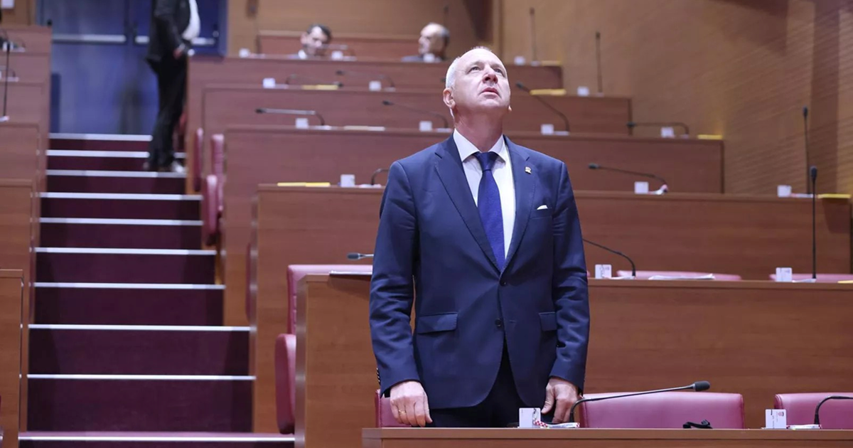 HDZ-ovac na Fejsu o aktualcu: Bože moj, pomozi