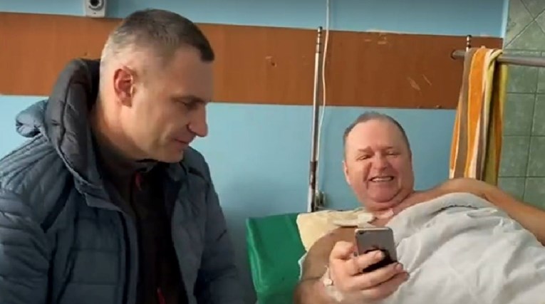 VIDEO Kličko: Vozača hitne pogodili su geleri dok je spašavao pacijenta