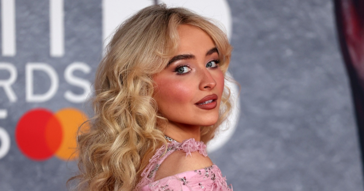 U razvoju je adaptacija Alise u zemlji čudesa sa Sabrinom Carpenter u glavnoj ulozi