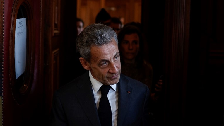 Sarkozyju će se suditi, optužen je da je financirao kampanju Gadafijevim novcem