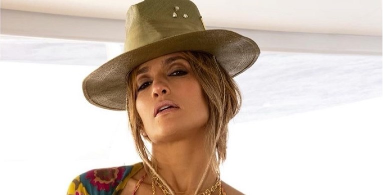 Jennifer Lopez proslavila 52. rođendan fotkom u bikiniju