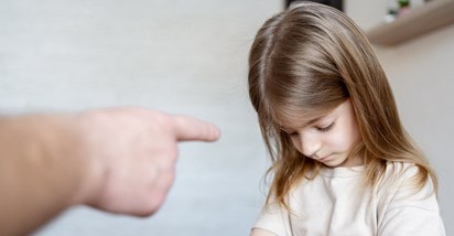 Psihologinja upozorava da djeci prestanemo govoriti ovih pet fraza