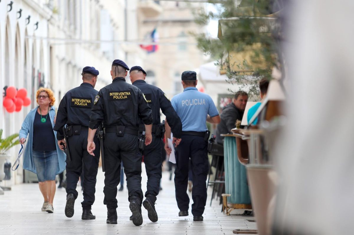 Split pod opsadom: Antidron postrojba na Kineskom zidu, čuvaju se trafostanice