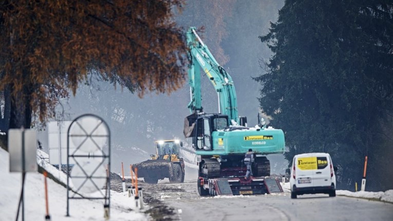 Gotovo 6000 kućanstava u Austriji još uvijek bez struje nakon snažne oluje