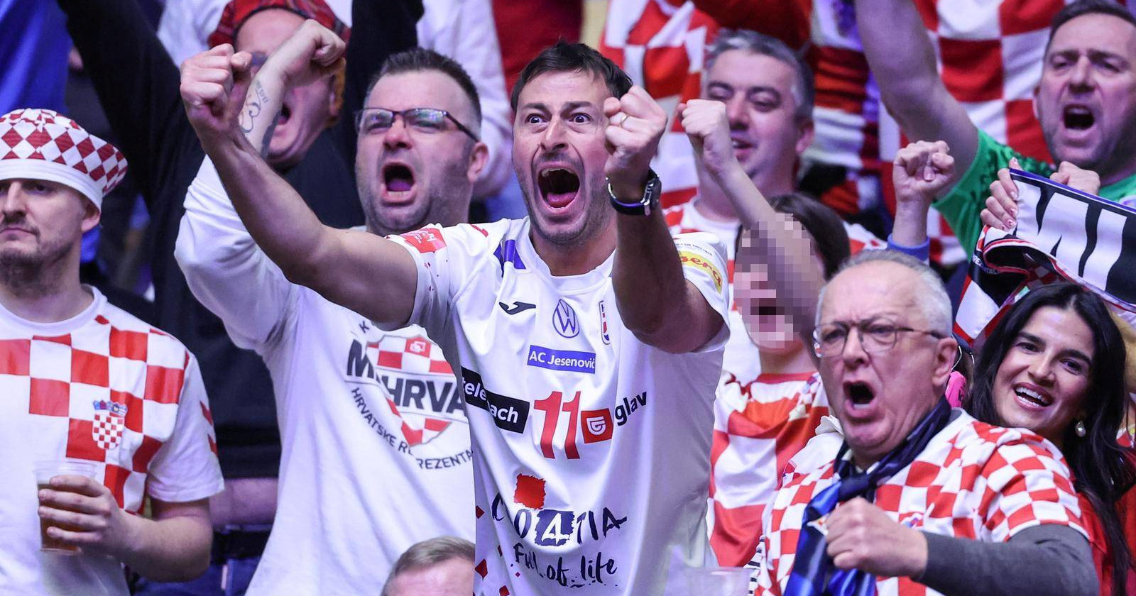 FOTO Duvnjak i supruga s tribina bodre reprezentativce, s njima je i sinčić