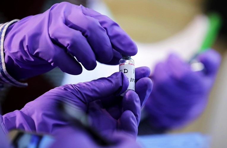 Sve više zemalja ne želi starije cijepiti cjepivom AstraZenece. Hrvatska želi
