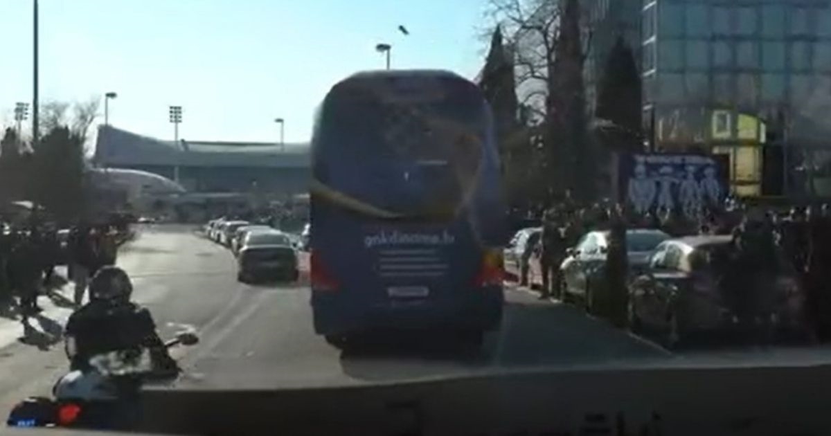 Objavljena duža snimka napada na Dinamov bus: Podnosimo prijavu za zločin iz mržnje