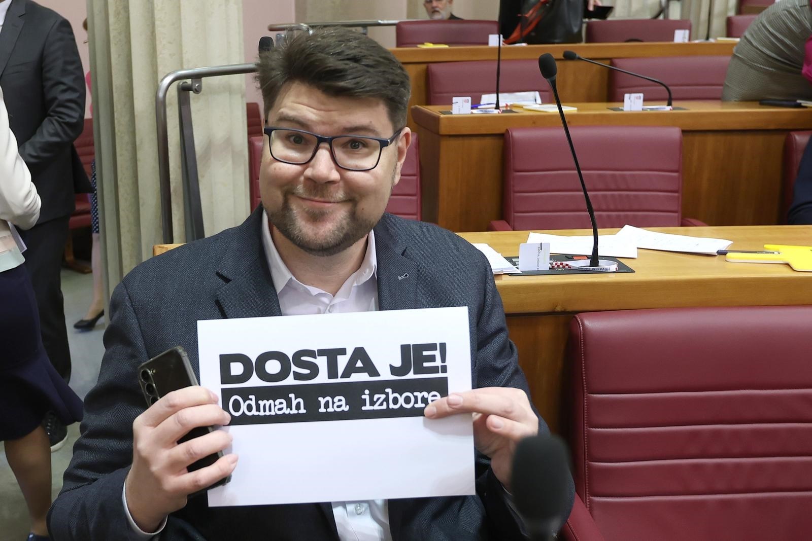 Sabor glasao protiv raspuštanja. Grbin: Najavljujem prosvjede diljem zemlje!