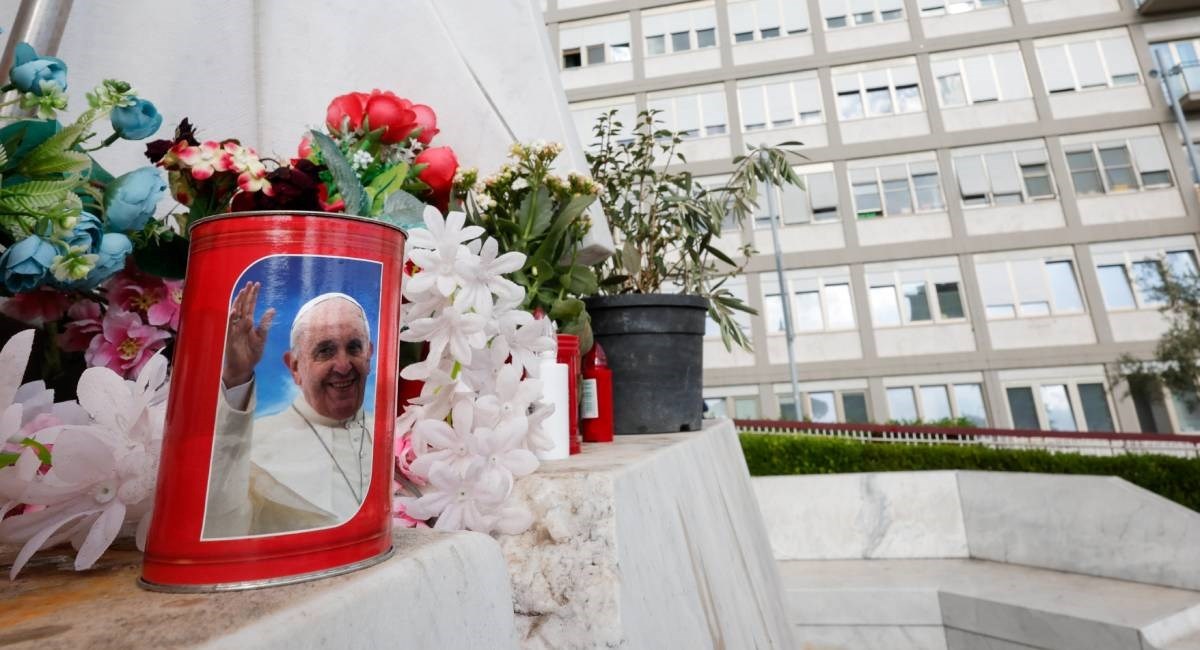 Vatikan: Papa Franjo izlazi iz bolnice za nekoliko dana