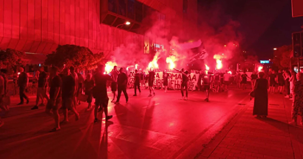 FOTO U Banjoj Luci odali počast Ratku Mladiću. "Komandante, hvala ti za sve"