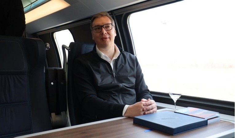 Vučić ponudio Ukrajini i Rusiji da pregovore vode u Srbiji