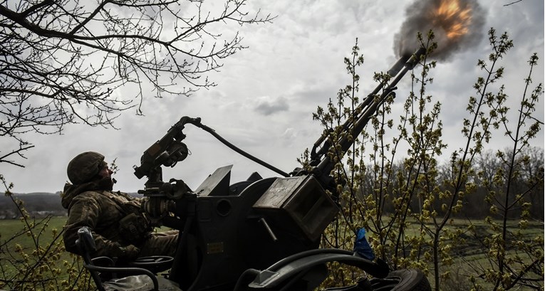 Eksplozije odjekivale Kijevom. Ukrajinci: Srušili smo dron. Pao je na zgradu