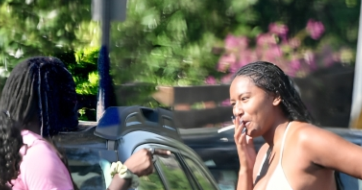 Mlađa Obamina kći snimljena kako puši na parkingu, ljudi se pitaju što će tata reći