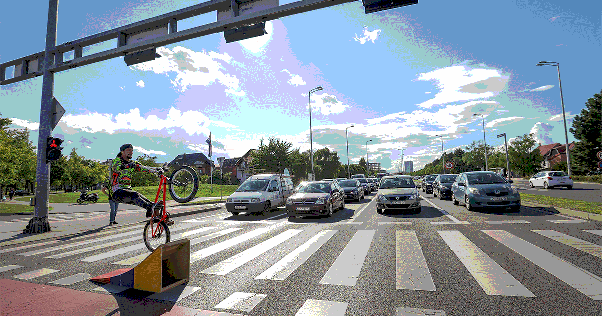 VIDEO Ovaj tip radi nevjerojatne vratolomije na semaforima u Zagrebu, evo tko je on