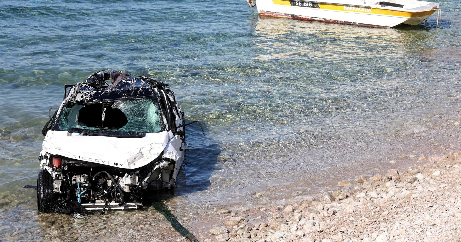 FOTO Iz mora izvučen auto u kojem su poginule dvije žene i dva muškarca