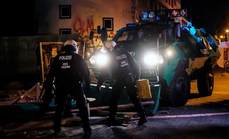 Radikalni ljevičari prosvjedovali u Leipzigu, ozlijeđeno 50 policajaca