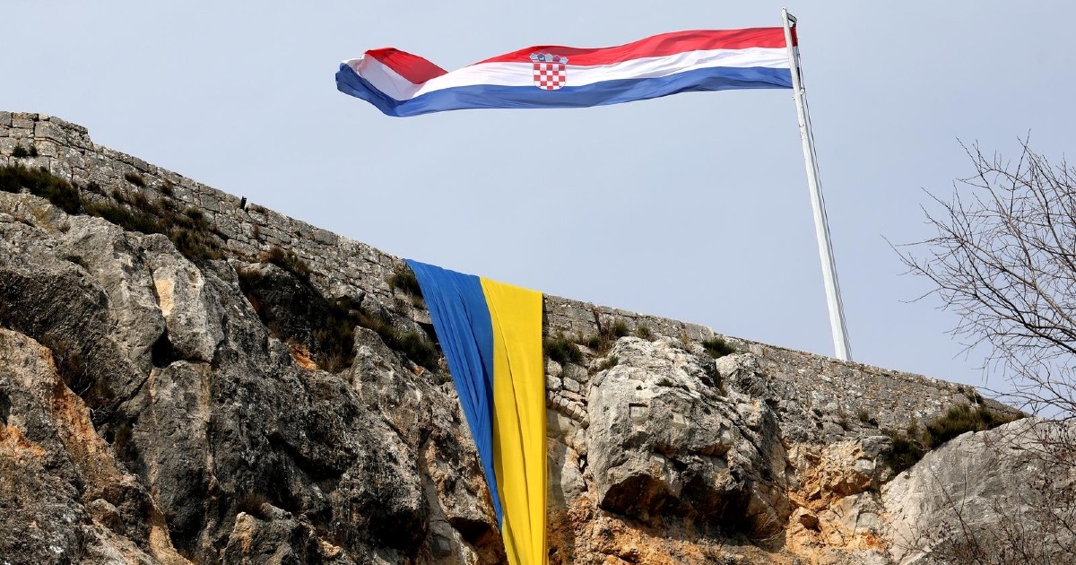 VIDEO Na Kninskoj tvrđavi osvanula ukrajinska zastava