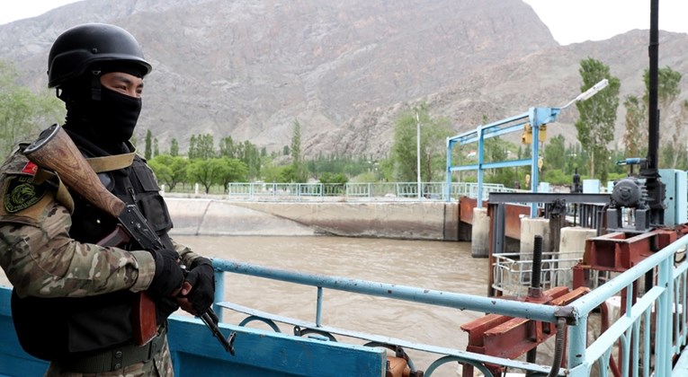 Izbila pucnjava između pograničnih službi Kirgistana i Tadžikistana