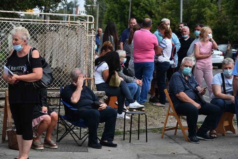 U Srbiji od 6559 testiranih 211 pozitivnih, preminule četiri osobe