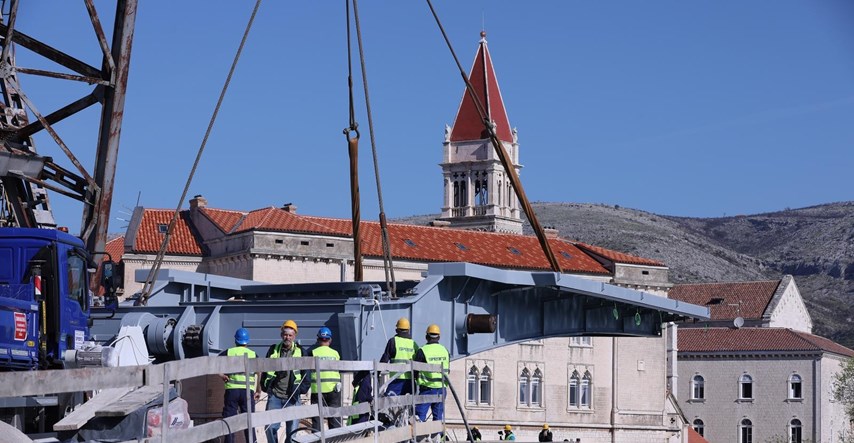 Zbog radova se sutra privremeno zatvara stari most u Trogiru