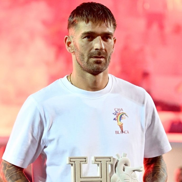 Pogledajte kako je Hajduk u ponoć čestitao Livaji rođendan