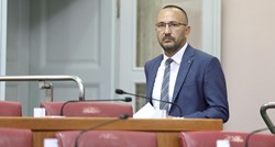 Zekanović traži povlačenje tužbe protiv Marijana Živkovića zbog razbijanja ploča