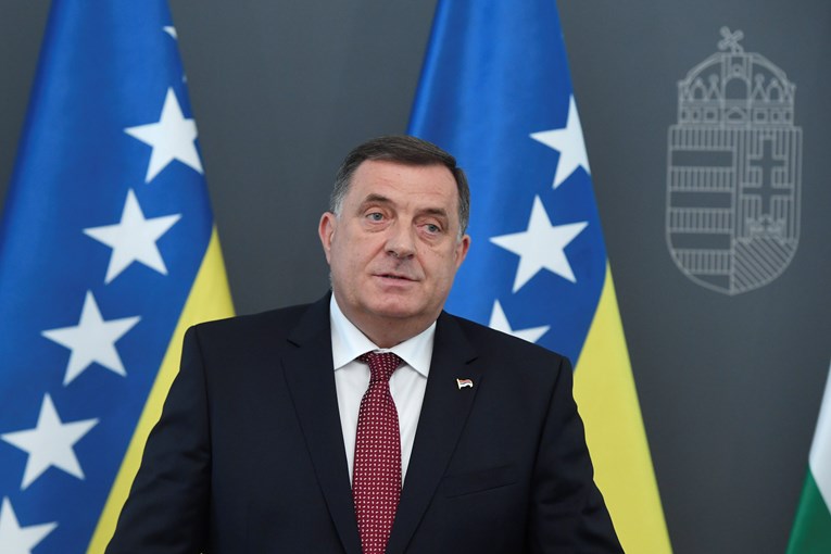 Dodik kaže da bi kriza u BiH mogla potrajati, nazvao ju političkom tučnjavom