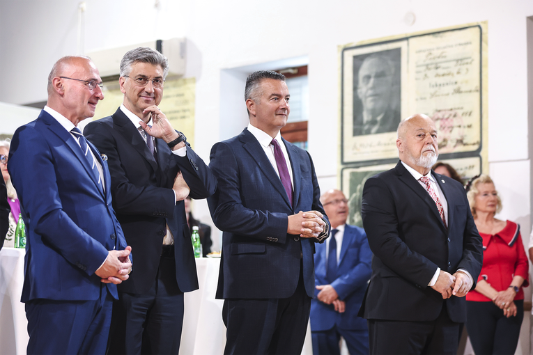 Plenković Hrvatima u Crnoj Gori: Hrvatska će financirati obnovu Doma kulture