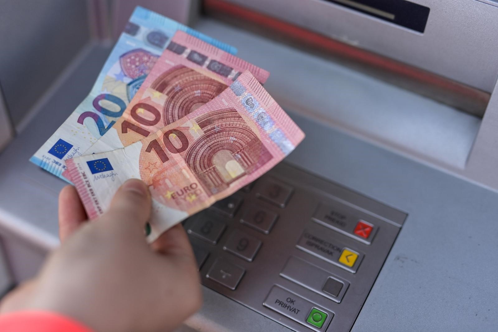 Zašto su na bankomatima samo novčanice od 10 i 20 eura?