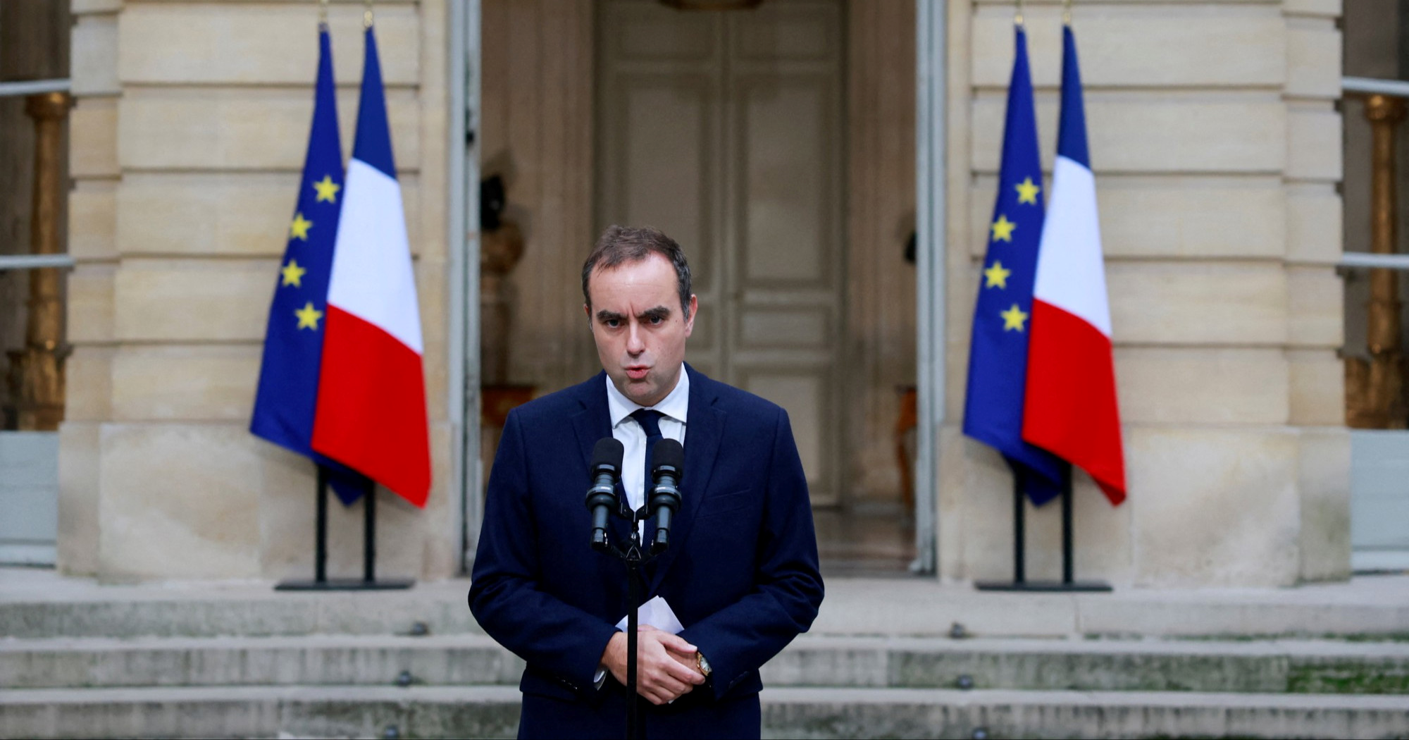 Macron vratio premijera kojem je vlada pala nakon par sati