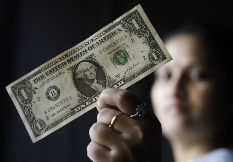 Dolar oslabio drugi tjedan zaredom