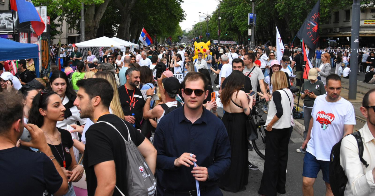 Počelo okupljanje za veliki prosvjed protiv Vučića. Jake snage blokirale Ćacilend