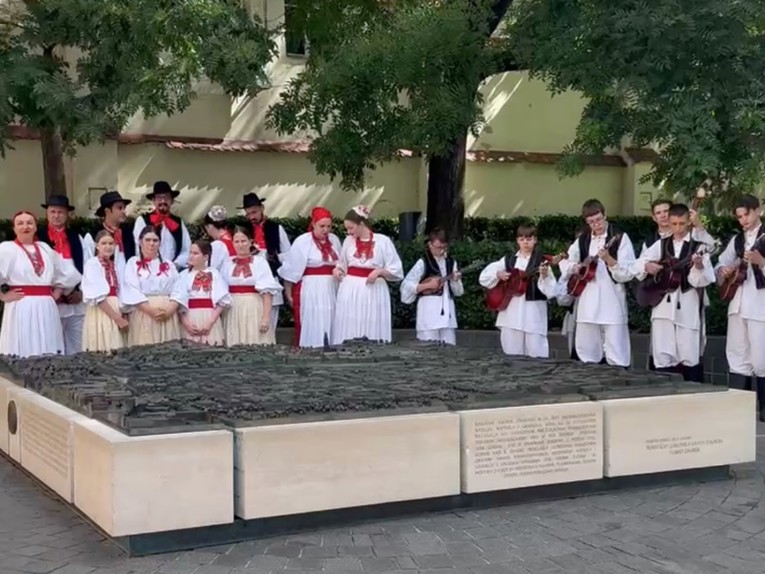 VIDEO Ne viđa se svaki dan: Ovaj prizor oduševio je prolaznike u centru Zagreba