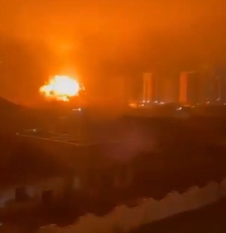 VIDEO Eksplozije u Čečeniji. Razorena baza kadirovaca, pogođena i zgrada FSB-a