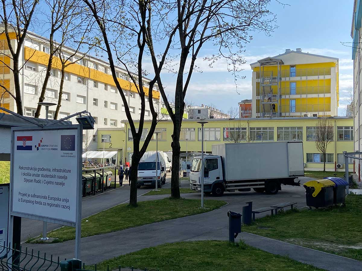 Studenti napuštaju dom na Cvjetnom, stižu građani kojima je potres uništio stanove