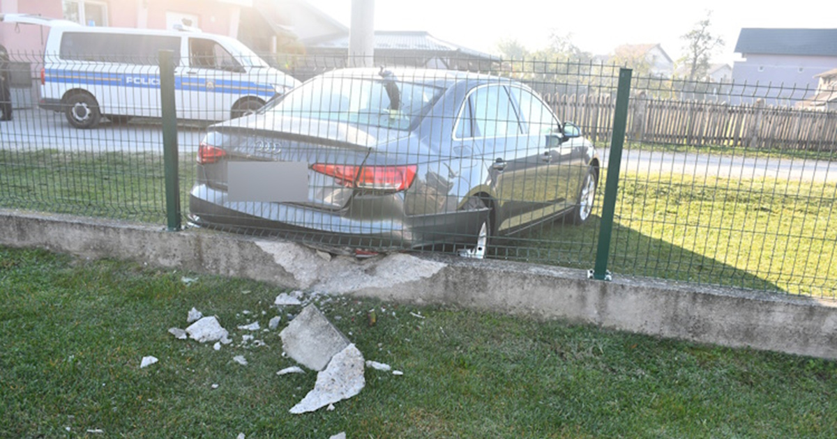 FOTO Pijana djevojka (22) se kod Velike Gorice Audijem zabila u stup i ogradu