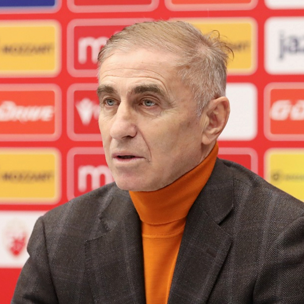 VIDEO Legenda Zvezde se srušila dok je držala govor o preminulom zvezdašu