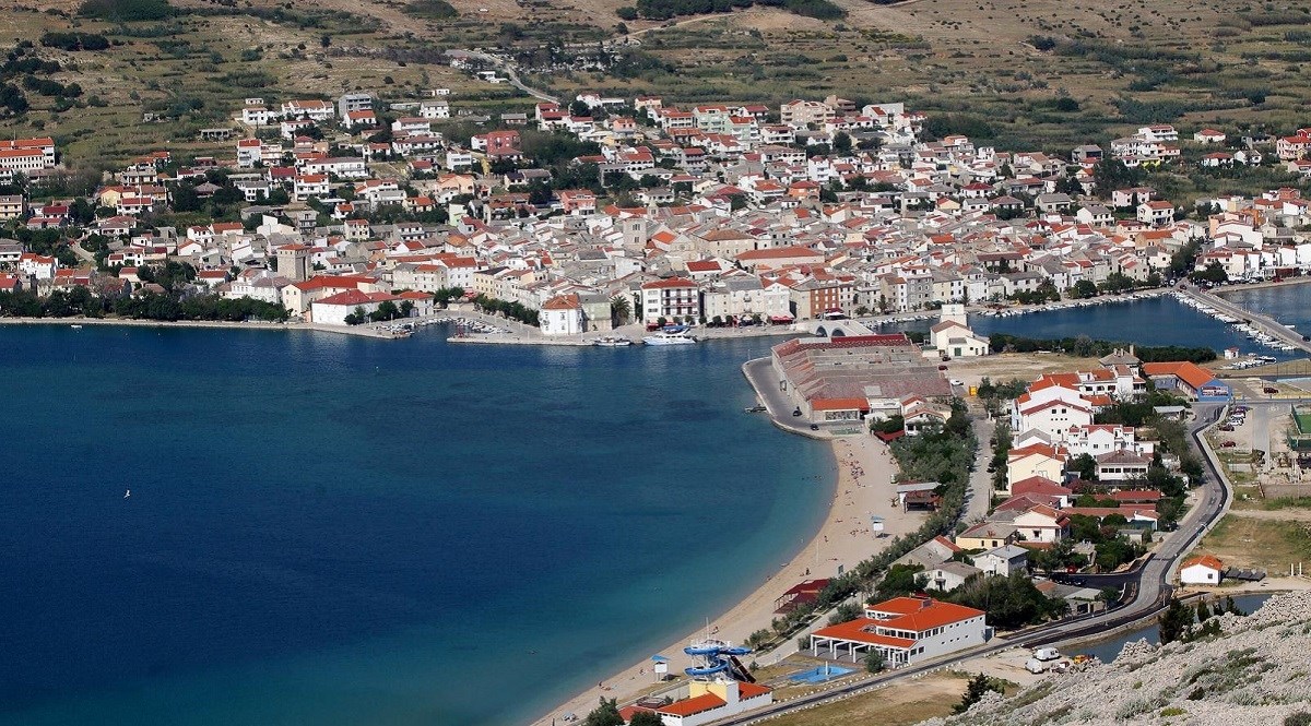 Na Pagu lažirali dokumente i prepisali si kuću umrle osobe. Uskok objavio detalje