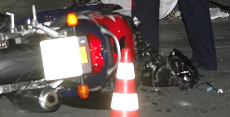 U vukovarskoj bolnici umro motociklist na kojeg je naletio auto