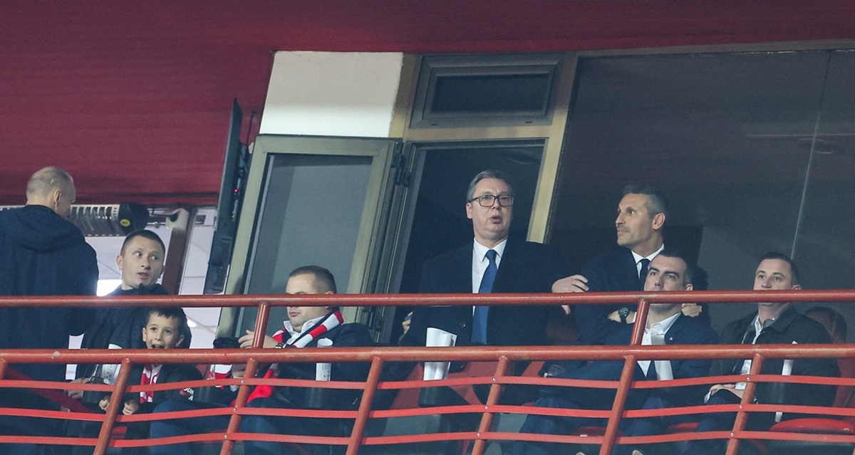 VIDEO Vučić gleda Zvezdu, Marakanom odjekuju uvrede vladaru Srbije