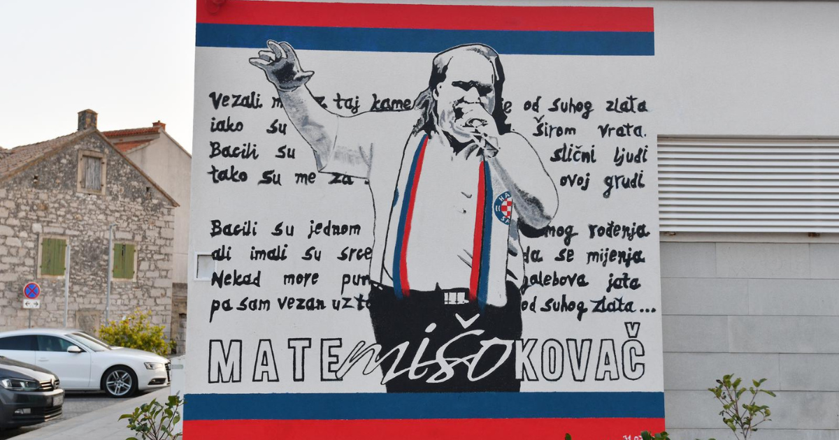 U Tribunju osvanuo mural posvećen Miši Kovaču, naslikan s Hajdukovim šalom