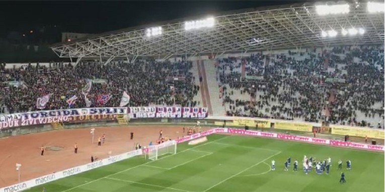 Pogledajte kako je Torcida ispratila igrače Hajduka nakon ulaska u finale Kupa