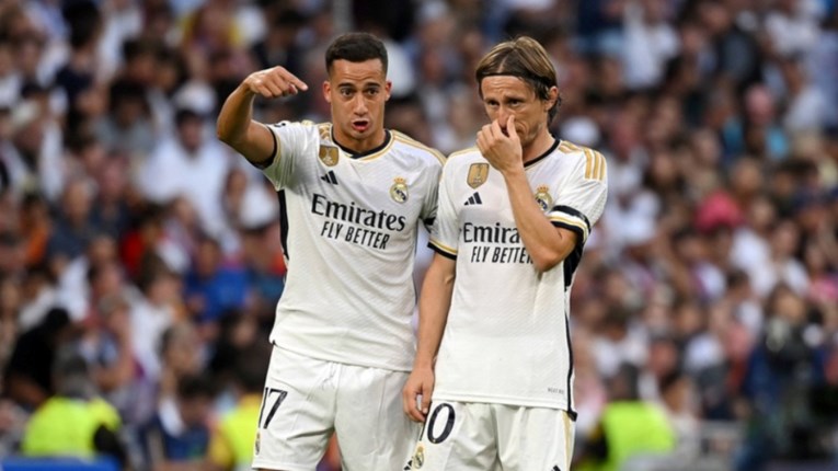 Modrić zadirkuje suigrača: Zar je obavezno to raditi bez majice?