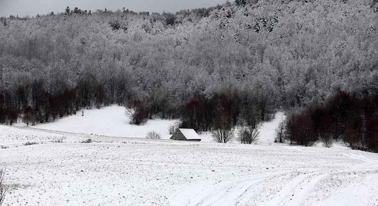 FOTO Gorski kotar pod snijegom, pogledajte fotografije