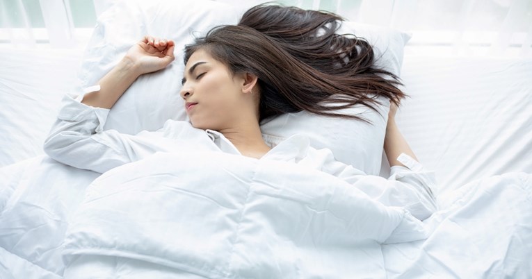 Ovo su prednosti i nedostaci različitih položaja za spavanje