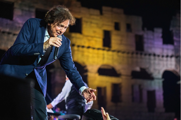 Zdravko Čolić se nakon pet godina vratio u pulsku Arenu, s njim nastupao orkestar