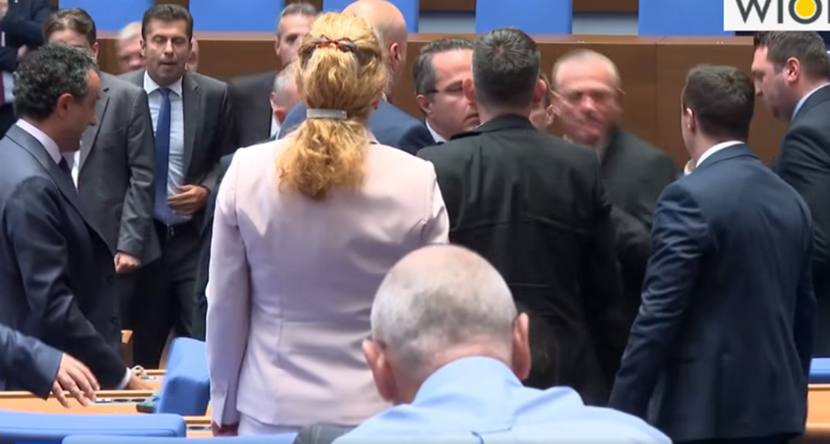 Izbila tučnjava u bugarskom parlamentu, pogledajte snimku