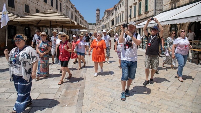 Počeo je srpanj, pogledajte koliko je turista u Dubrovniku