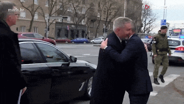 Krstičević se nedavno rukovao, izgrlio i izljubio s talijanskim ministrom. Pogledajte video